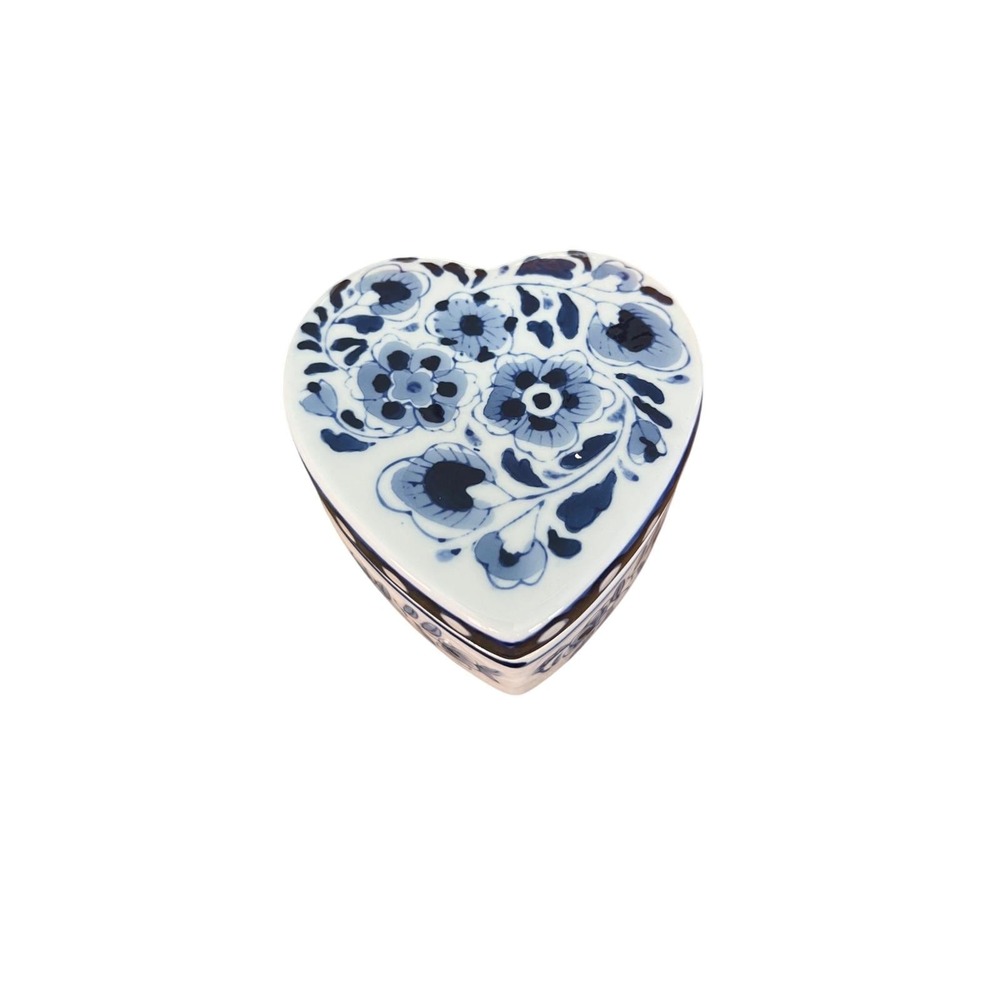 Vintage Blue White Floral Ceramic Heart Trinket Jewelry Keepsake Box